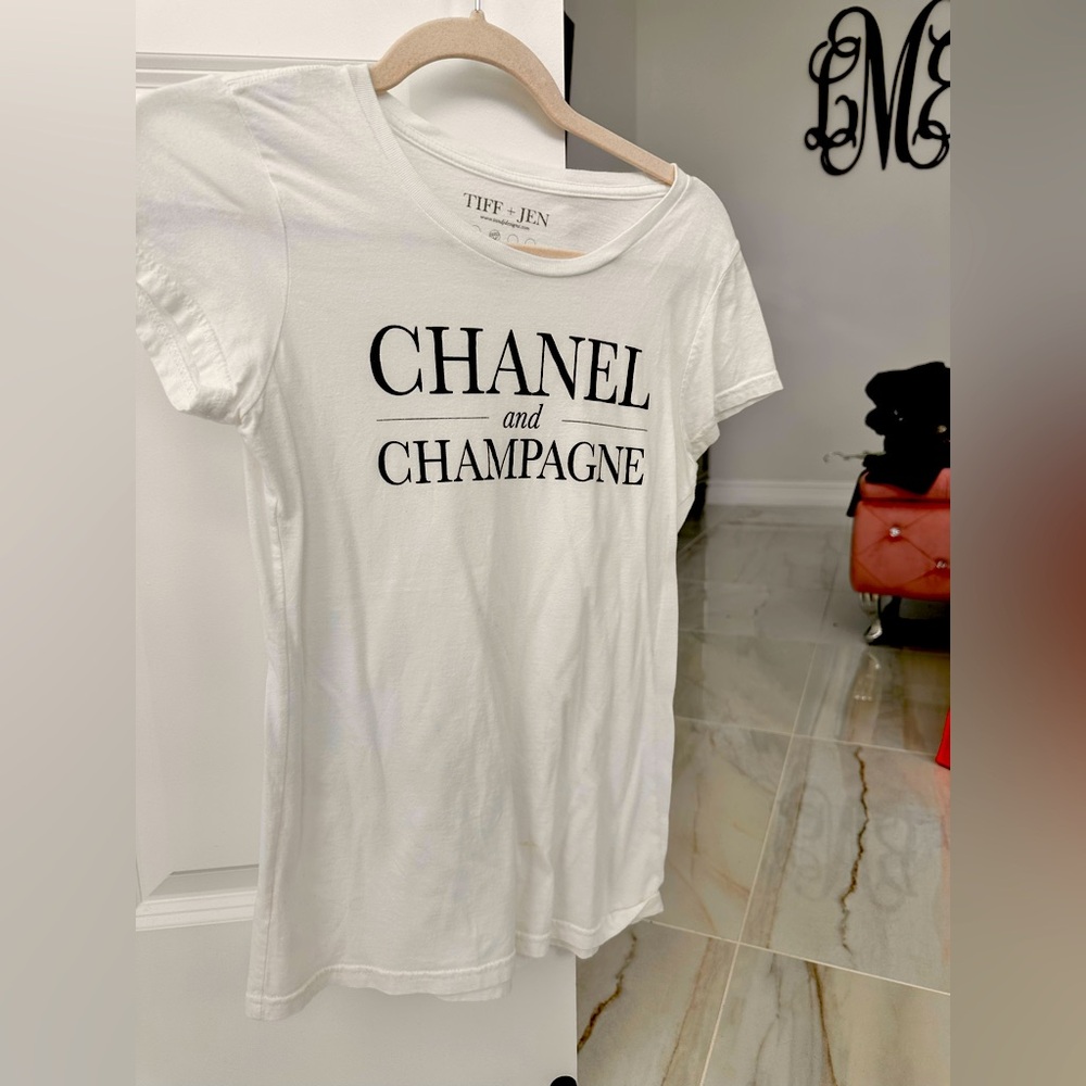 Graffic tee